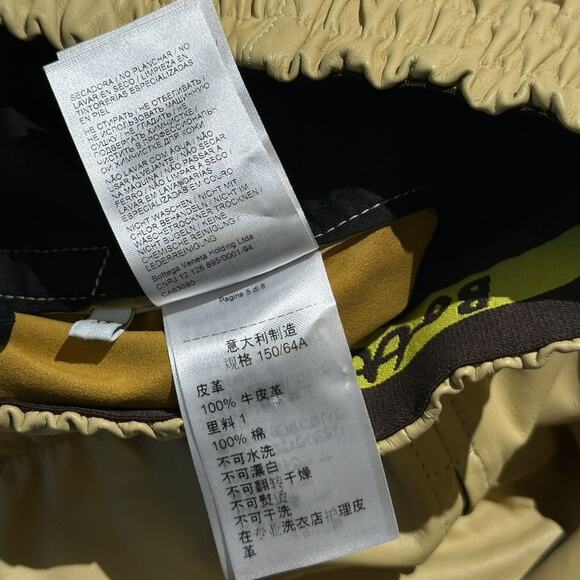 $2,000 Bottega Veneta Lambskin leather adjustable waist shorts - Picture 6 of 7